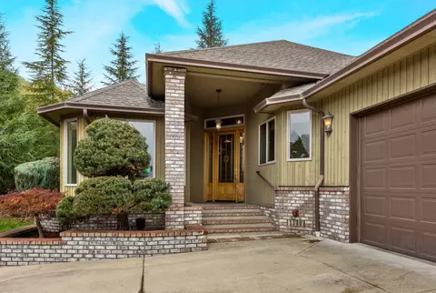 1757 NE Rocky Dr, Roseburg, OR 97470