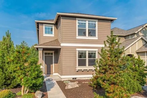 61051 Ambassador Dr, Bend, OR 97702