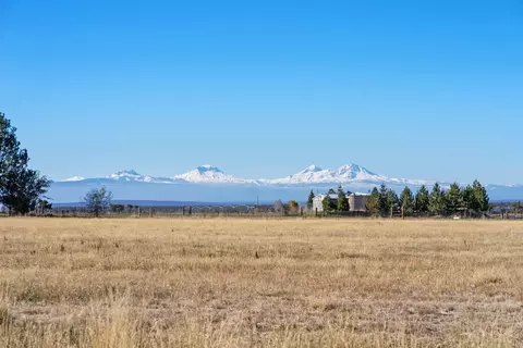13902 SW Riggs Rd, Powell Butte, OR 97753