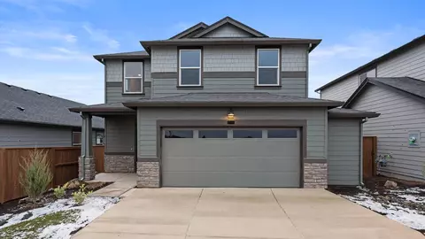 21244 SE Pelee Dr, Bend, OR 97702