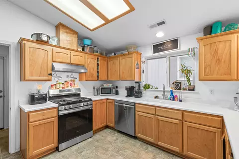 597 N Heights Dr, Eagle Point, OR 97524 photo 6