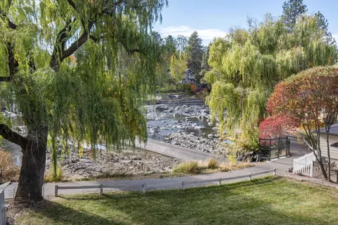 1565 NW Wall St #218/219, Bend, OR 97703