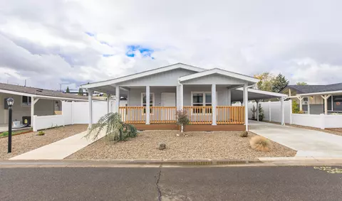 333 Mountain View Dr UNIT 74, Talent, OR 97540