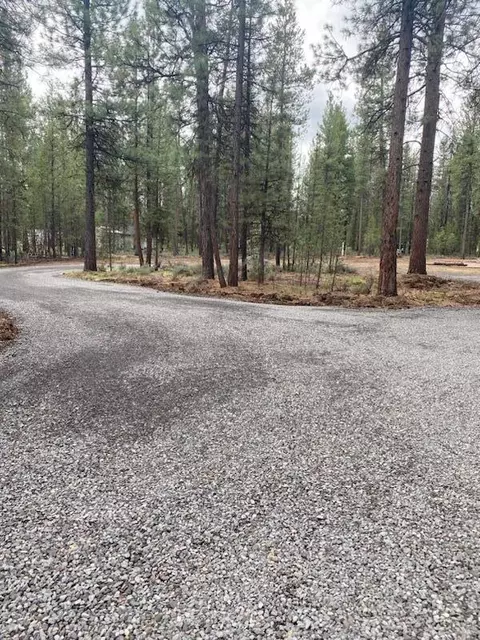 51616 Pine Loop Dr, La Pine, OR 97739