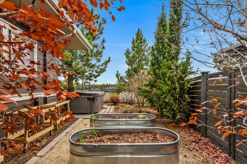 Exterior - 2963 NW Celilo Ln, Bend, OR 97703 photo 14 of 17