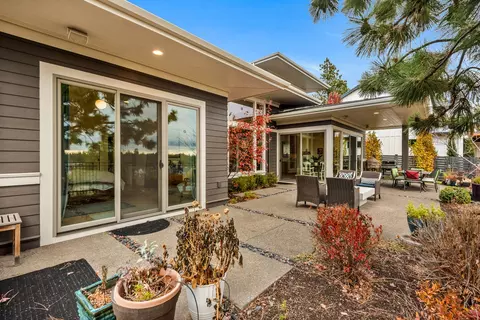 Exterior - 2963 NW Celilo Ln, Bend, OR 97703 photo 13 of 17