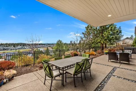 Exterior - 2963 NW Celilo Ln, Bend, OR 97703 photo 4 of 17