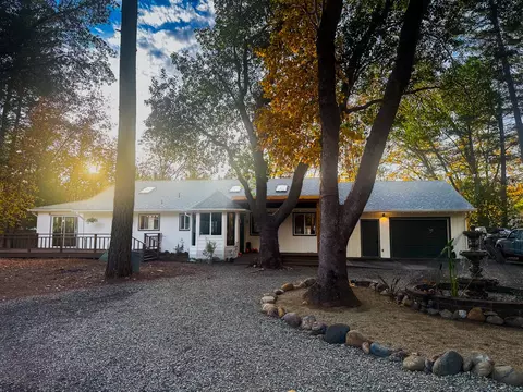 4343 Dick George Rd, Cave Junction, OR 97523