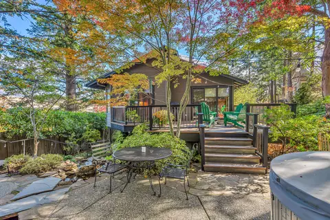 801 Clarence Ln, Ashland, OR 97520