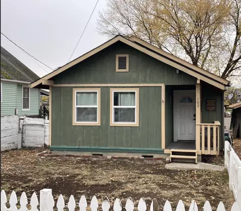 103 Western Ave, Medford, OR 97501