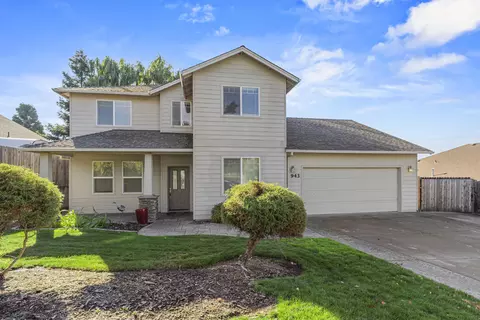 943 Crystal Dr, Eagle Point, OR 97524