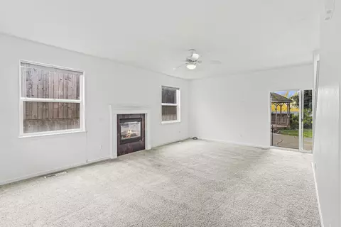 943 Crystal Dr, Eagle Point, OR 97524 photo 13
