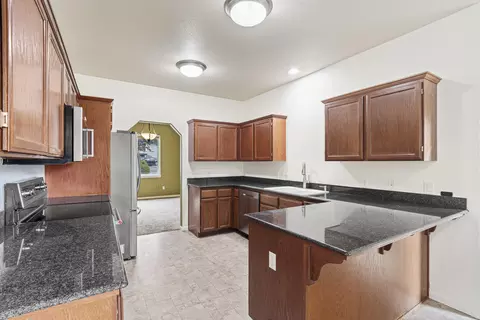 943 Crystal Dr, Eagle Point, OR 97524 photo 9