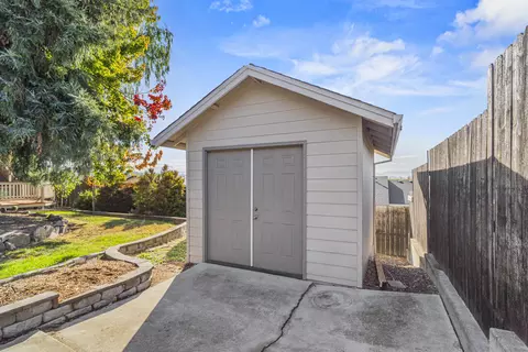 943 Crystal Dr, Eagle Point, OR 97524 photo 30
