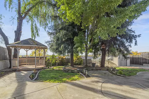 943 Crystal Dr, Eagle Point, OR 97524 photo 27