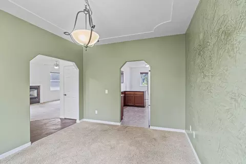 943 Crystal Dr, Eagle Point, OR 97524 photo 6