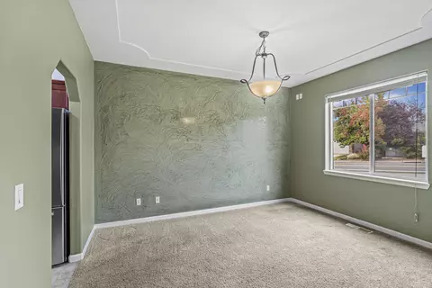 943 Crystal Dr, Eagle Point, OR 97524 photo 5
