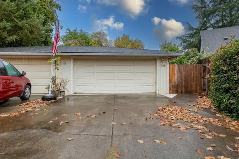 1148 Bon Bon Cir, Medford, OR 97504