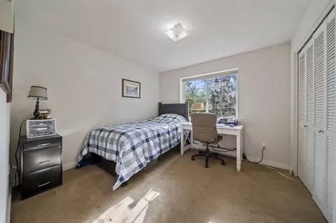 Bedroom - 422 SW Blakely Ct, Bend, OR 97702 photo 4 of 7