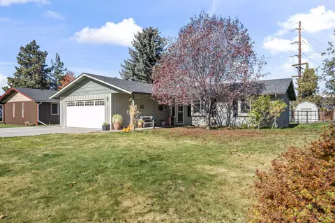 Exterior - 422 SW Blakely Ct, Bend, OR 97702 photo 2 of 8