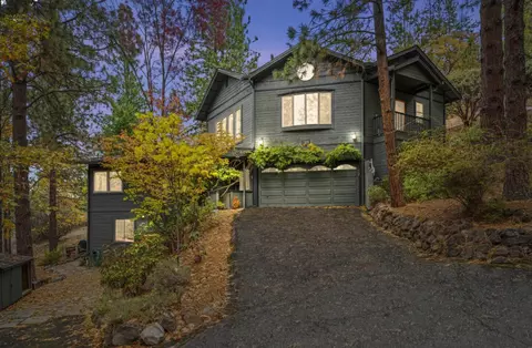 724 Terrace St, Ashland, OR 97520