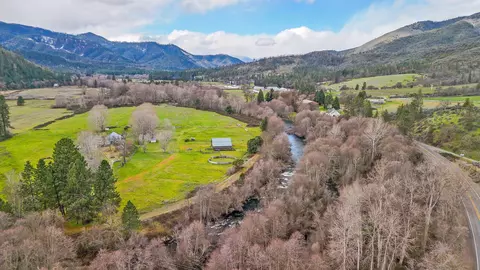 9659 Dunlap Rd, Jacksonville, OR 97530