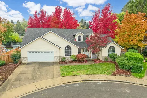555 Carriage Ct, Jacksonville, OR 97530