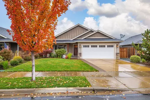 2786 Esther Ln, Grants Pass, OR 97527