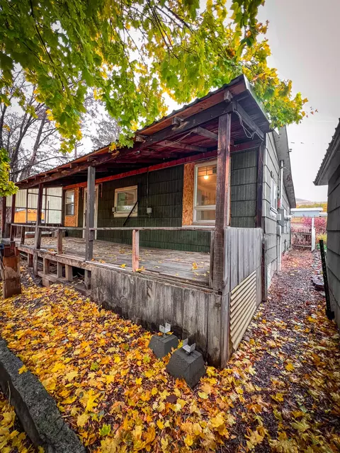 298 Highlan Dr, Mount Vernon, OR 97865