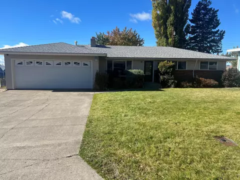 1240 Carlson Dr, Klamath Falls, OR 97603
