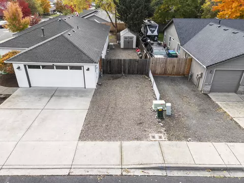 View/Area - 441 Candis Dr, Eagle Point, OR 97524 photo 5 of 6