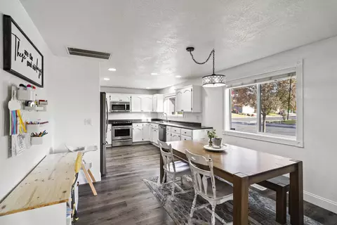 Dining - 441 Candis Dr, Eagle Point, OR 97524 photo 1 of 2