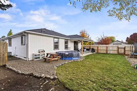 Exterior - 441 Candis Dr, Eagle Point, OR 97524 photo 5 of 8
