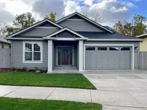 3948 Colorado Dr, Medford, OR 97504