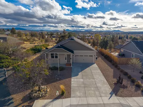 457 NE Shady Ln, Madras, OR 97741