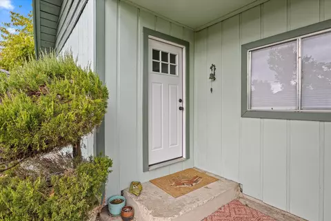 6355 Harold Rd, Central Point, OR 97502 photo 3