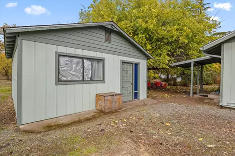 6355 Harold Rd, Central Point, OR 97502 photo 23