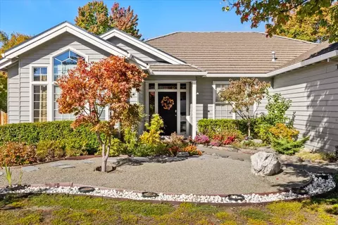 748 Eastridge Dr, Medford, OR 97504