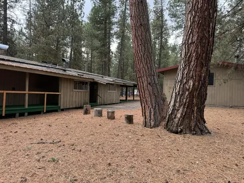 52040 W Deschutes River Rd, La Pine, OR 97739