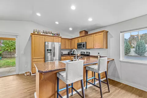 100 Rhonda Ln, Phoenix, OR 97535 photo 7