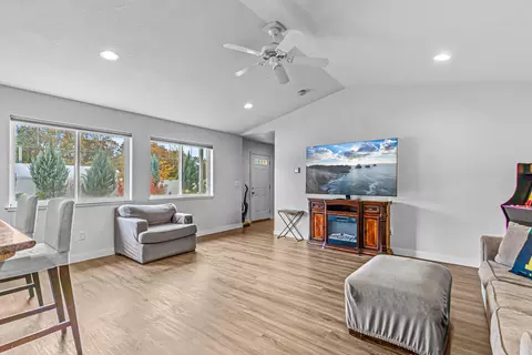 100 Rhonda Ln, Phoenix, OR 97535 photo 12