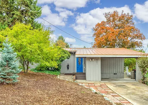 501 Eastwood Dr, Medford, OR 97504