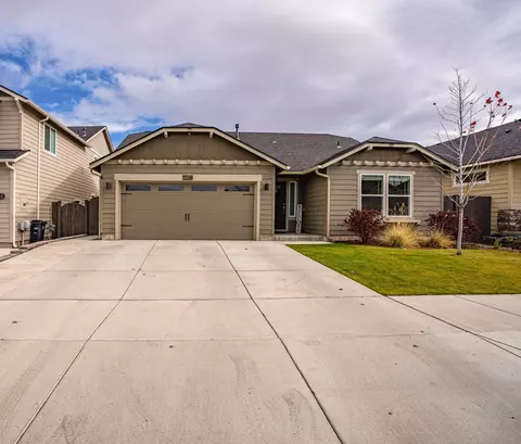 60872 SE Sweet Pea Dr, Bend, OR 97702