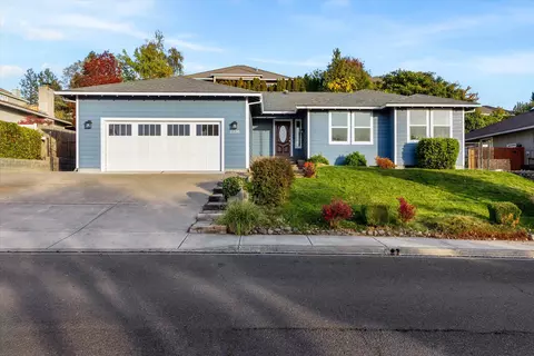2336 Fairfield Drive Dr, Medford, OR 97504