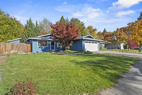 2837 La Mirada Dr, Medford, OR 97504