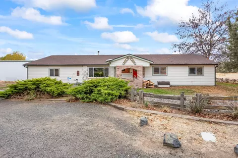 775 SE Tumbleweed Ln, Madras, OR 97741