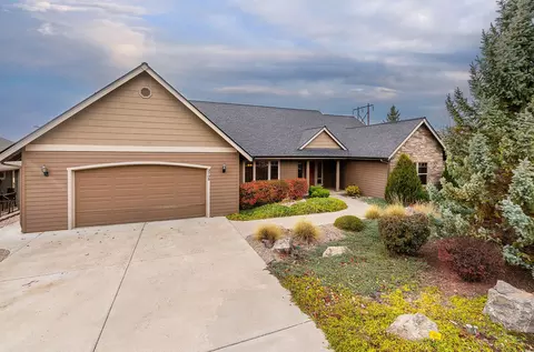 3705 SW Cascade Vista Dr, Redmond, OR 97756