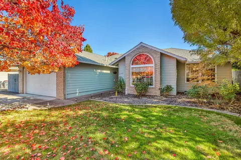 1439 Yellowstone Ave, Medford, OR 97504