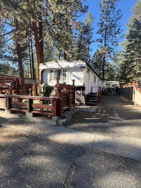 141 SW 15th St #35, Bend, OR 97702