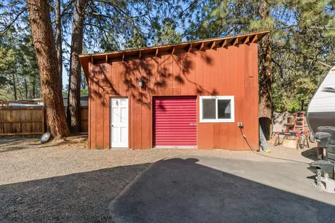 61099 Chuckanut Dr, Bend, OR 97702 photo 30
